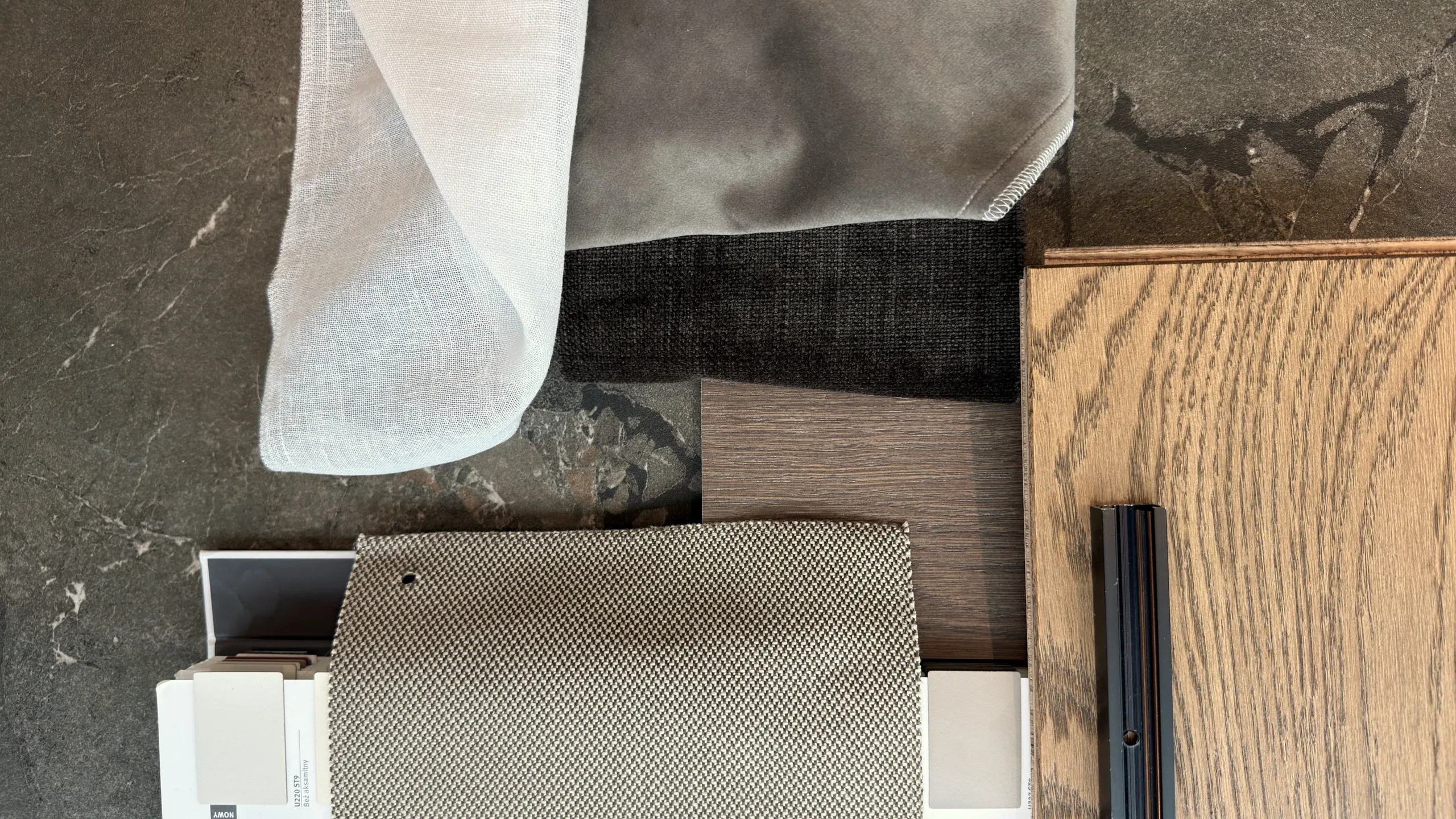 Modern Luxury — JADALNIA